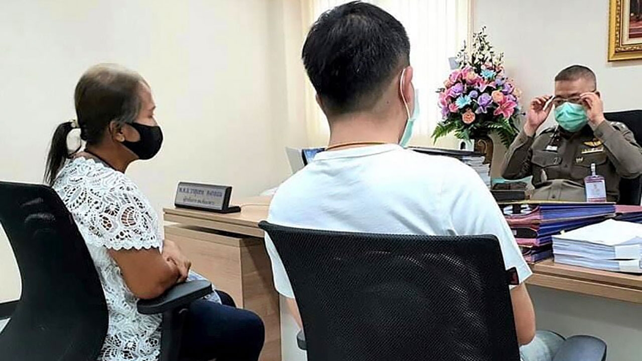 ป้า-หลาน โร่แจ้งตำรวจ 2 โจ๋ใจร้าย ซิ่งทับหมาซํ้ายิงปืนขู่