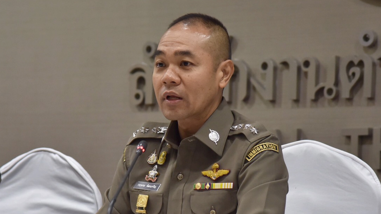 ตร.เตรียมพร้อม จนท.ดูแลการจราจร รับการเปิดห้าง ช่วงคลายล็อกระยะ 2