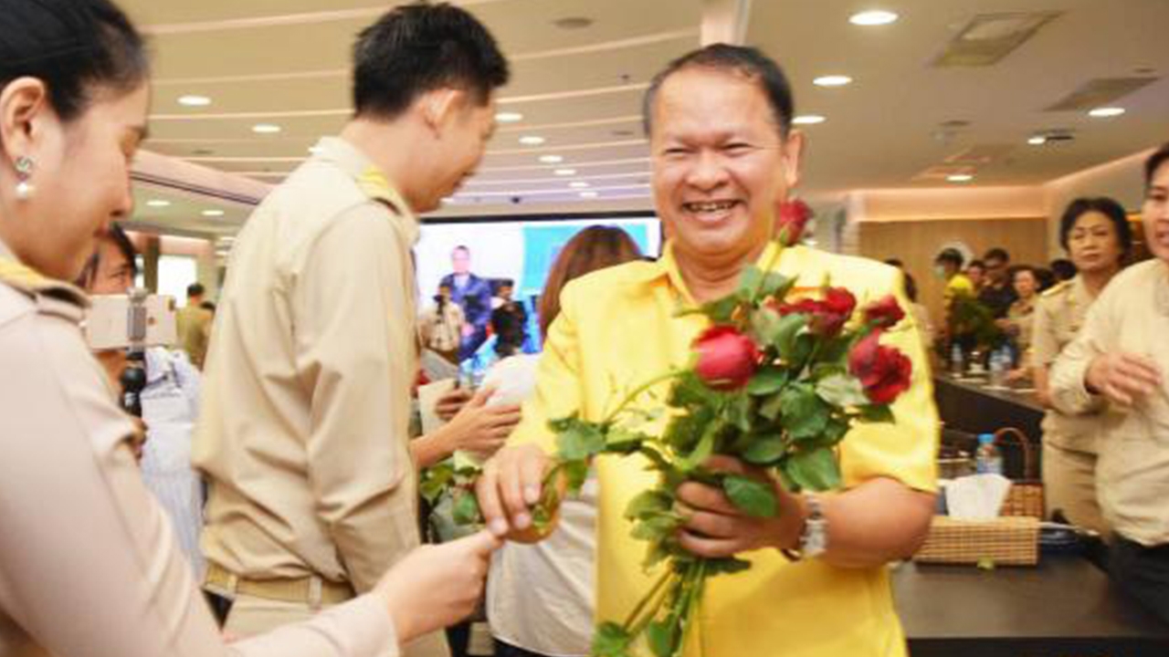 นายกฯ เซ็นโยก "วิชัย" กลับตำแหน่งเดิม "การค้าภายใน" หลังสอบไร้ความผิด