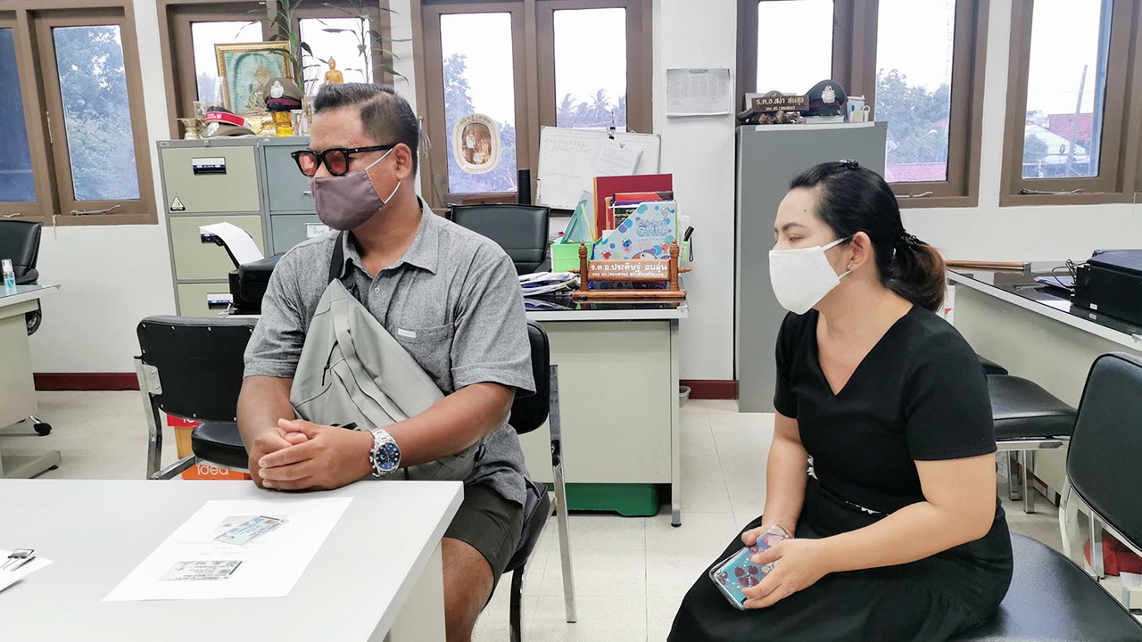 หนุ่มใหญ่ 40 โร่มอบตัว หลังฟาดลุงเจ็บ อ้างฉุนเลี้ยงวัว ขี้รดหน้าบ้าน 