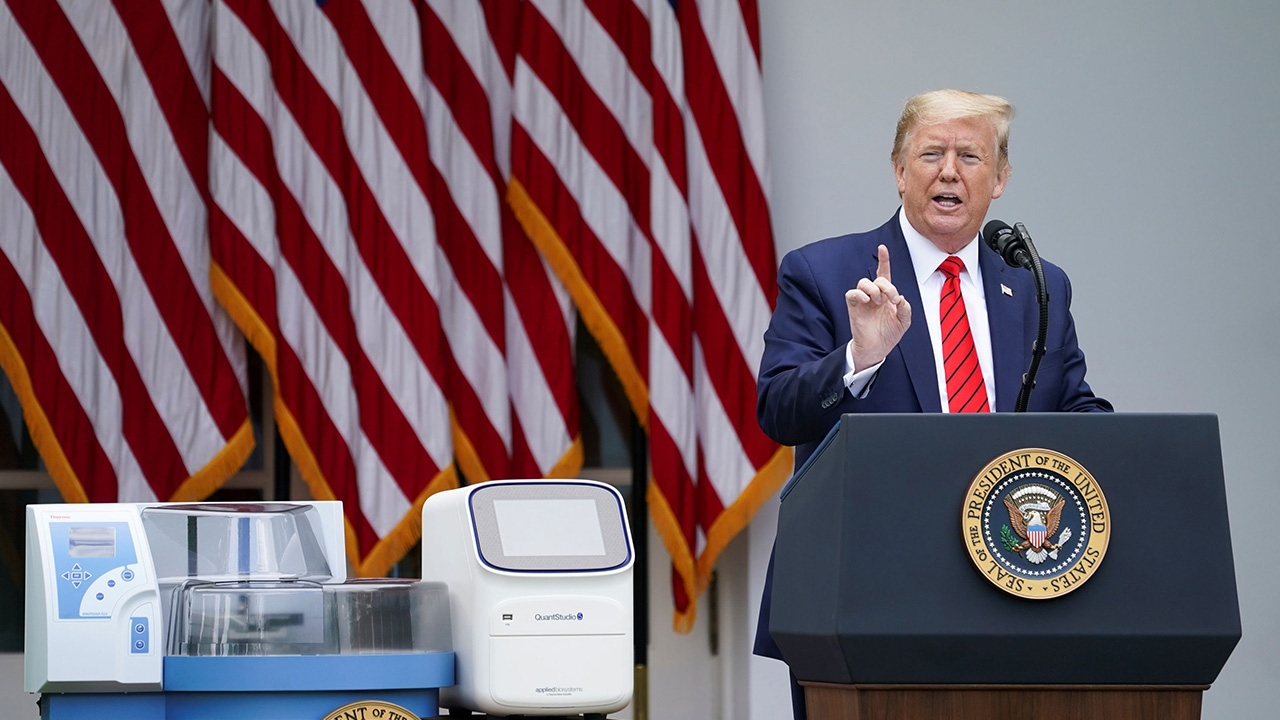 เหยื่อโควิดสหรัฐฯ ทะลุ 80,000 ศพ ทรัมป์สั่งจนท.ทำเนียบฯ ใส่หน้ากาก