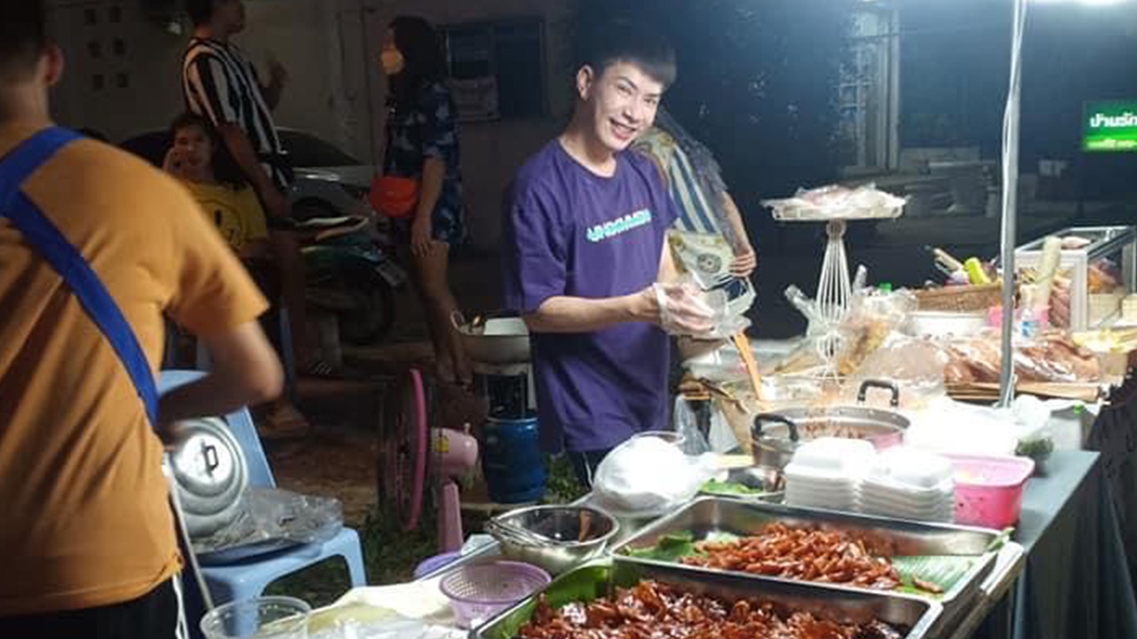 เอม ตามใจตุ๊ด ไม่อายทำกิน ผันตัวเป็นแม่ค้าขายยำขนมจีนรายได้ดีมาก