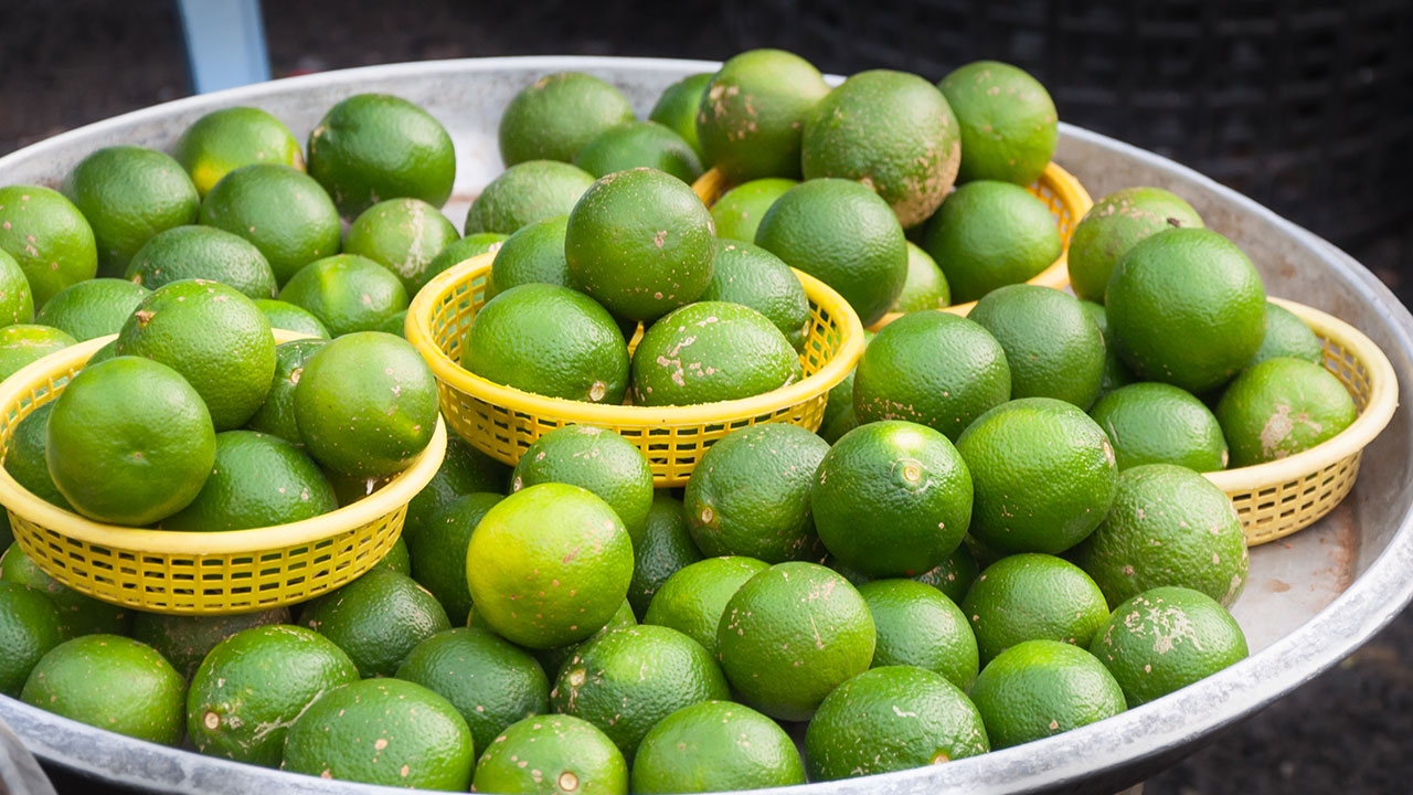 มะนาว-ผักราคาร่วง 50% โควิดอีกแล้ว สินค้าเกษตรหนีไม่พ้น