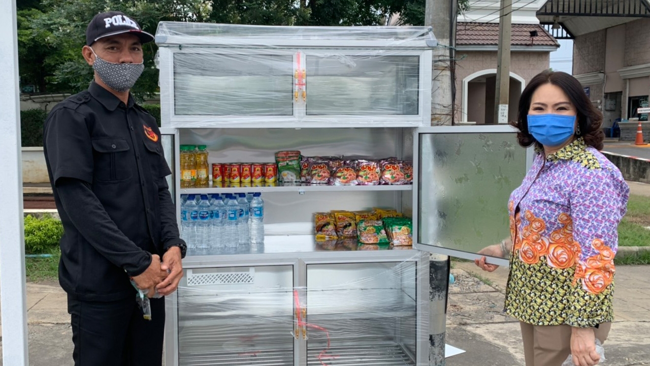 ลงที่แรกของปทุมธานี "ตู้ปันสุข" คนใจดีนำของจำเป็น เติมช่วยคนที่ลำบาก