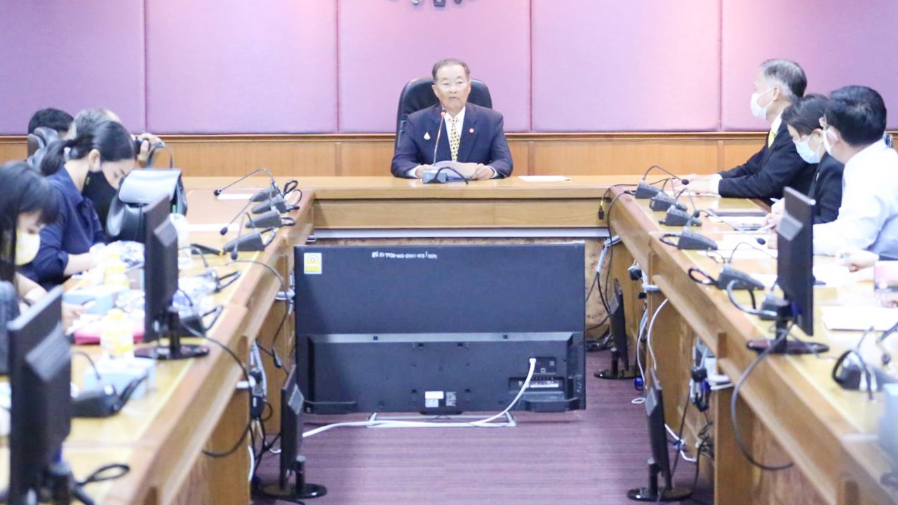 "หม่อมเต่า" ยันจะเพิ่มเงินชดเชยว่างงานเป็น 75% โยนบอร์ด สปส.ไปคุยกัน