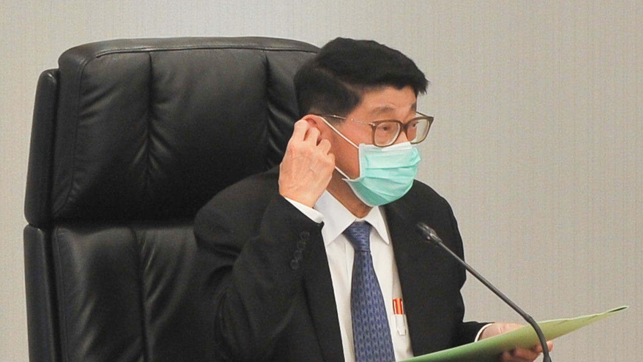 ไม่ขอพูดเรื่องการบินไทย “วิษณุ” เน้นย้ำทำงานที่บ้าน เหลื่อมเวลาลดแออัด