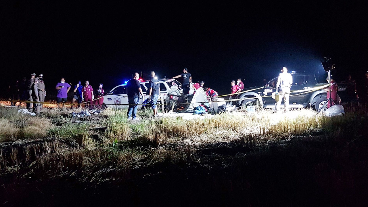 คนงานเลี้ยงเป็ด ซดเหล้ากับเพื่อน ถูกทุบหัวแบะ ดับสยองกลางทุ่งนา