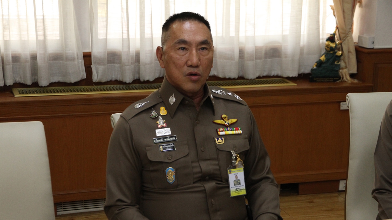 น.1 แจกถุงยังชีพครอบครัวตำรวจ เผยเด้งอีก 6 สายสืบอุดมสุข รีดเงินคดียา