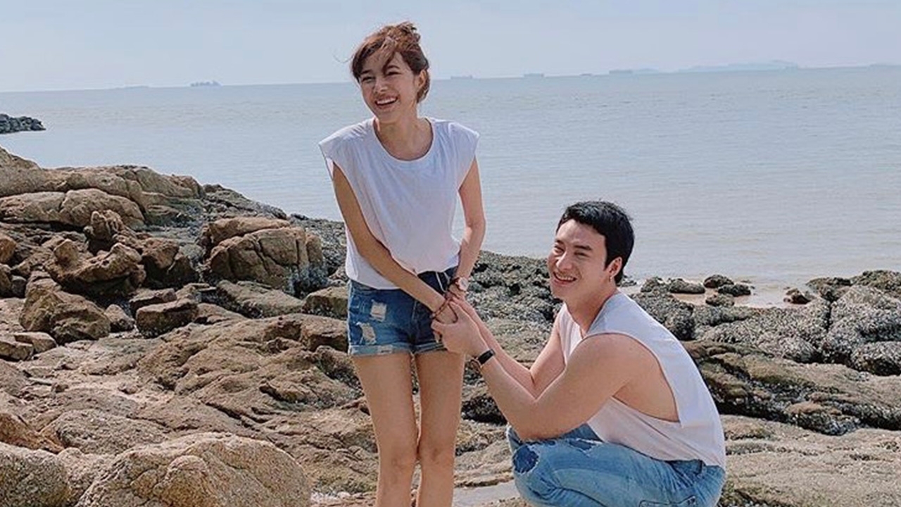 แนท-เป๊ก โพสต์สุดหวานครบรอบ 1 ปีที่คบกัน ขอบคุณพระเจ้าส่งรักดีๆ มาให้