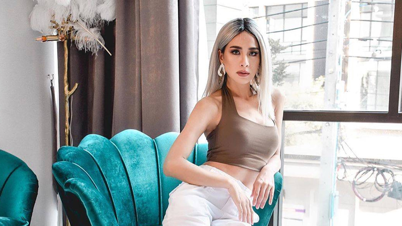 ว้าวมากแม่ รถเมล์ คะนึงนิจ เปลี่ยนลุคสายฝอ ใส่ชุดสวยโชว์เอวบางๆ (คลิป)