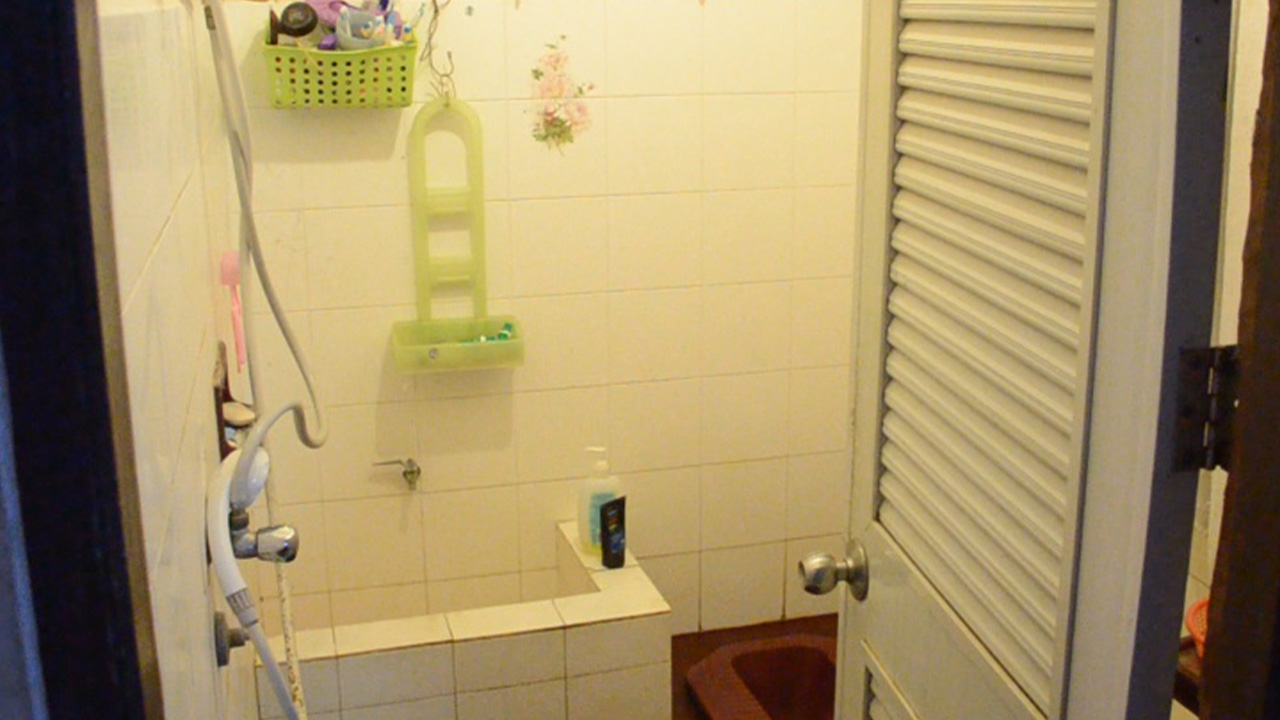 อดีตครูอุดรฯ วัย 66 วูบดับในห้องน้ำ ขณะจะไปเตรียมการสอนออนไลน์แก่ นร.