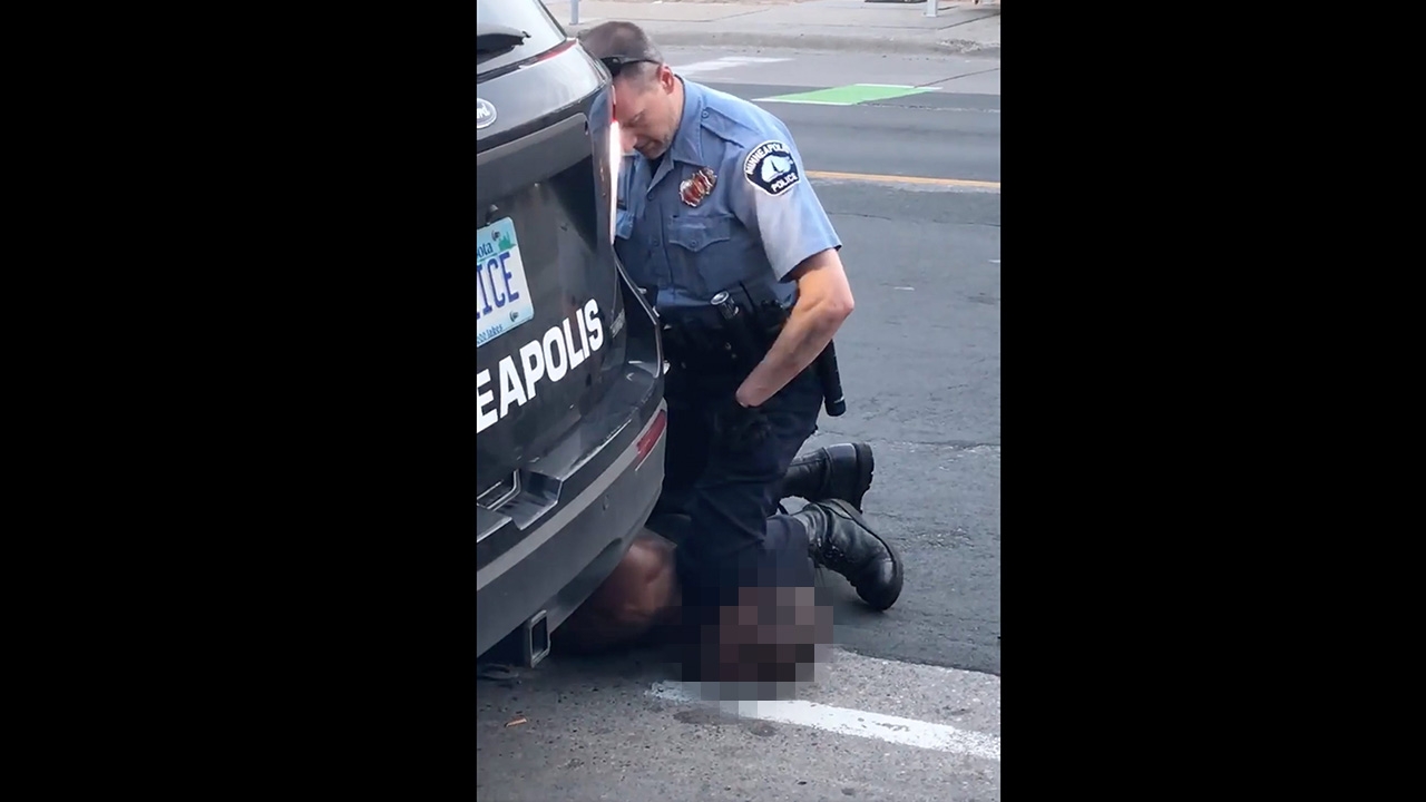 ไล่ออก 4 ตำรวจมินนิโซตาจับผู้ต้องสงสัยผิวสี ใช้เข่ากดคอจนตาย