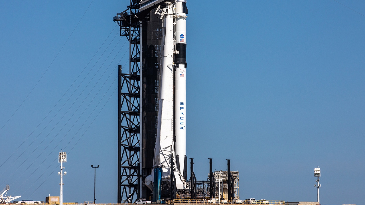 ระทึก นาซา-สเปซเอ็กซ์ นับถอยหลัง นาทีส่งจรวดนำ 2 นักบินอวกาศสหรัฐฯไป ISS