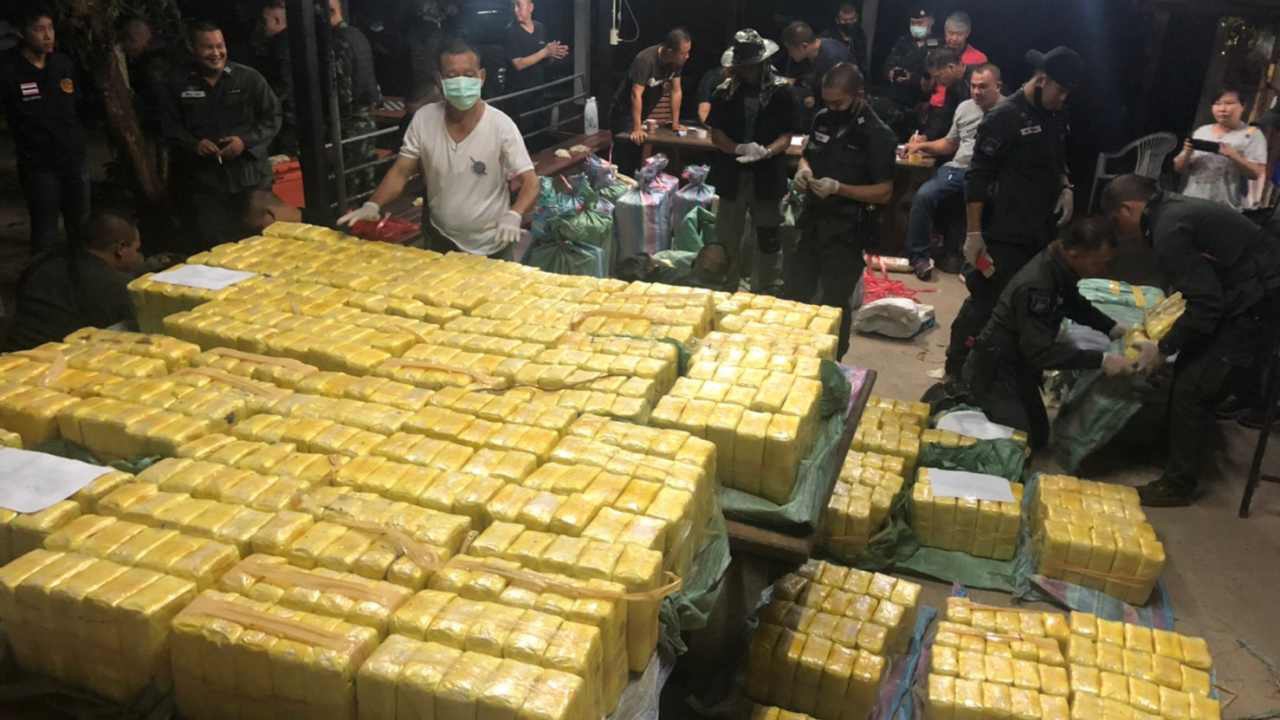 จับมโหฬาร ยาบ้ากว่า 15 ล้านเม็ด ทะลักชายแดน อ.ฝาง วิสามัญดับ 1