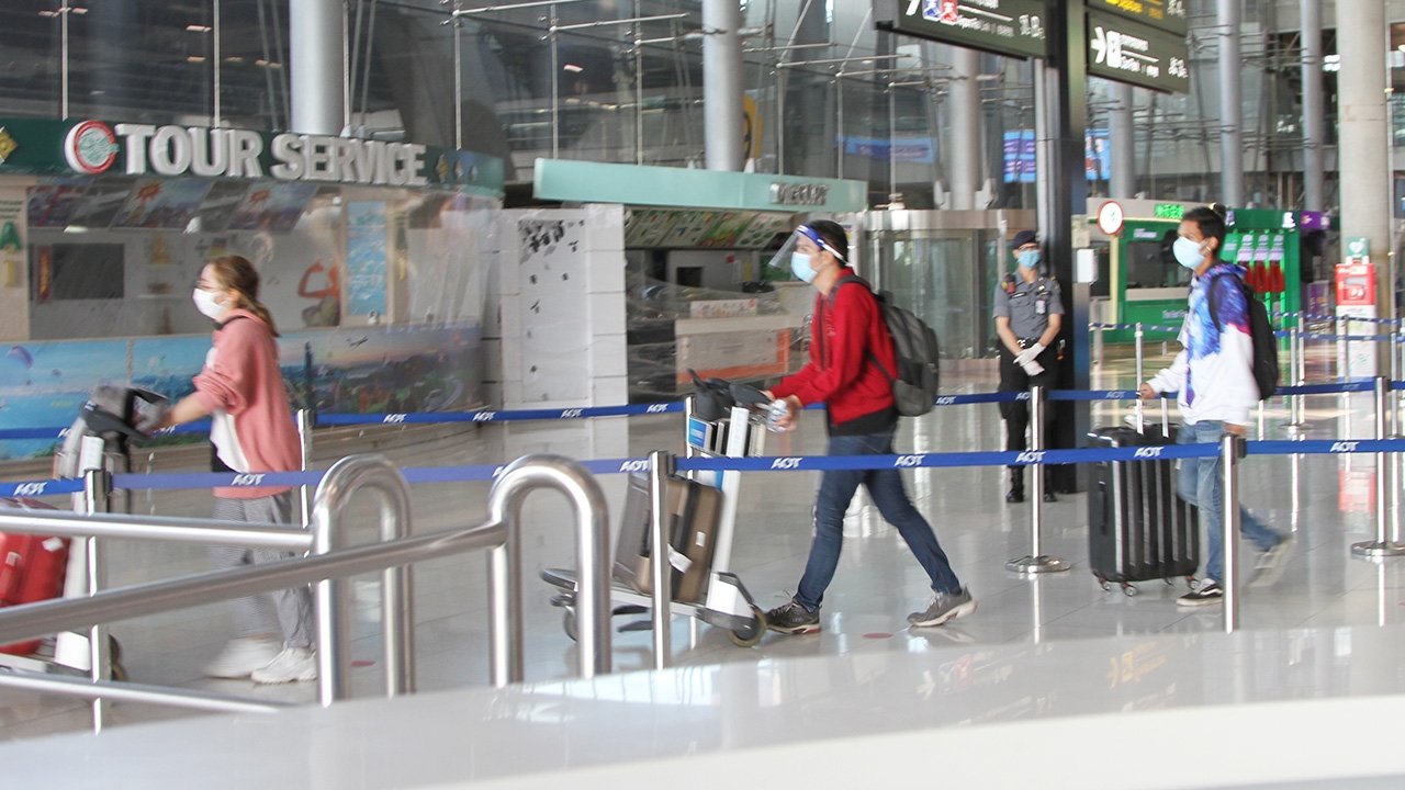 คนไทยในฟิลิปปินส์ หนีโควิด-19 ถึงไทย พบไข้สูง 8 ราย นำส่งโรงพยาบาลทันที