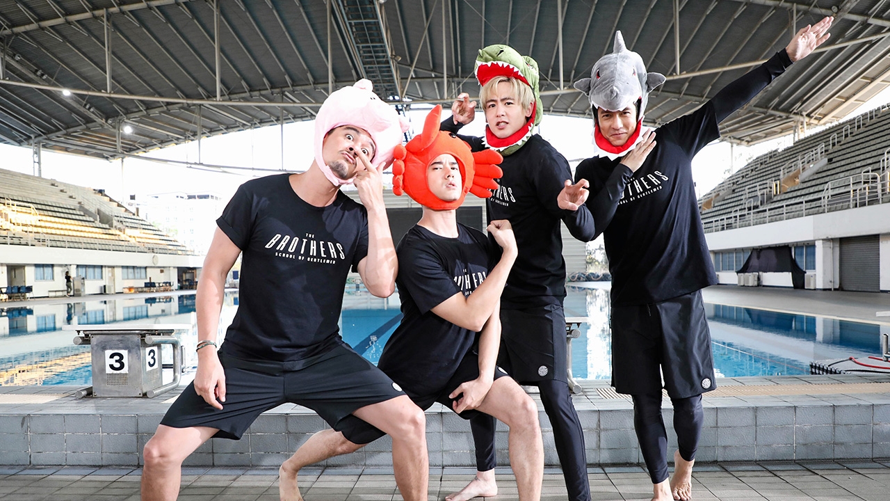 “ติ๊ก เจษฎาภรณ์” จัดภารกิจวัดใจ ชวนเสียวพาน้องกระโดดน้ำสูง 10 เมตร