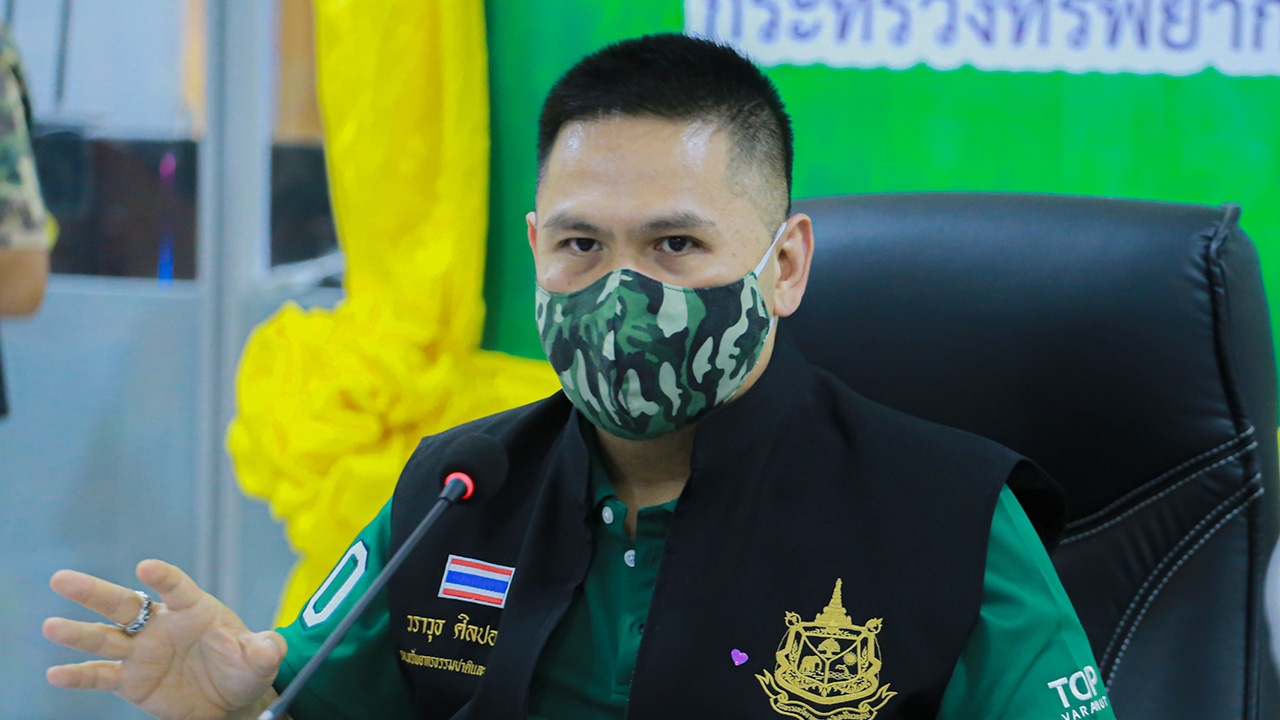 "วราวุธ" สั่ง ทส.ตามล่า แก๊งลักลอบตัด "ไม้สักทอง" จากป่าที่ จ.ตาก  