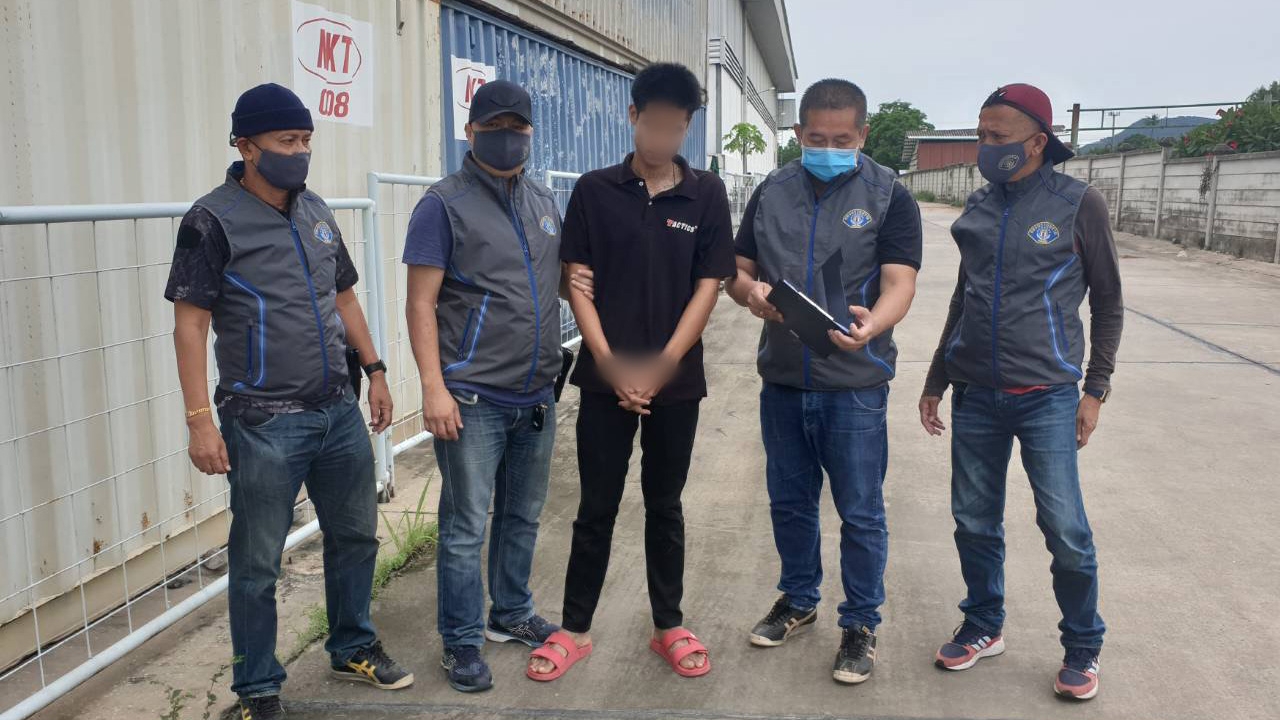 กองปราบ ตามจับหนุ่มเมืองชล สมาชิกแก๊งแว้น หนีคดีรุมโทรม ด.ญ.14 ปี