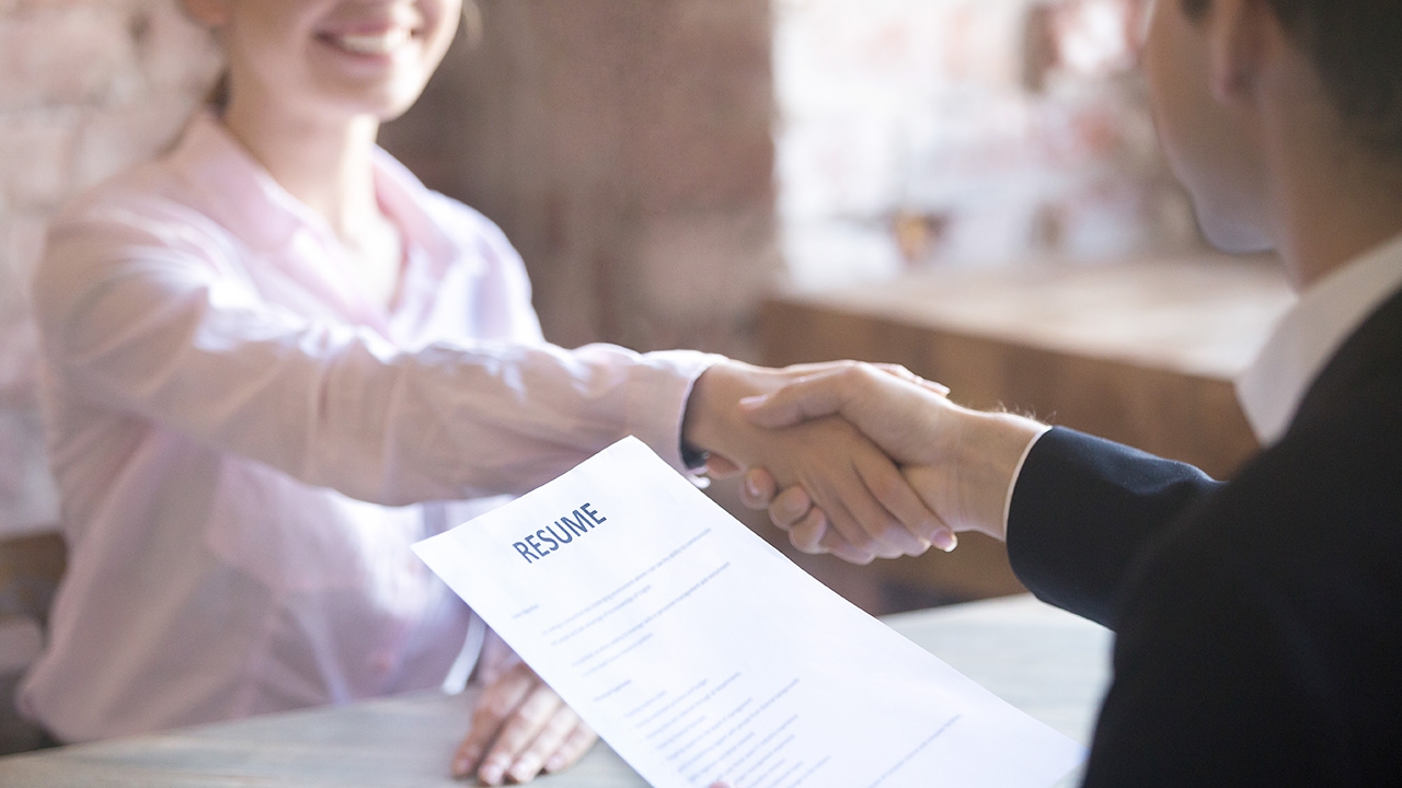 วิธีเตรียมตัวหางาน นักศึกษาจบใหม่ Resume ต้องชัด เปิดกว้าง เรียนรู้