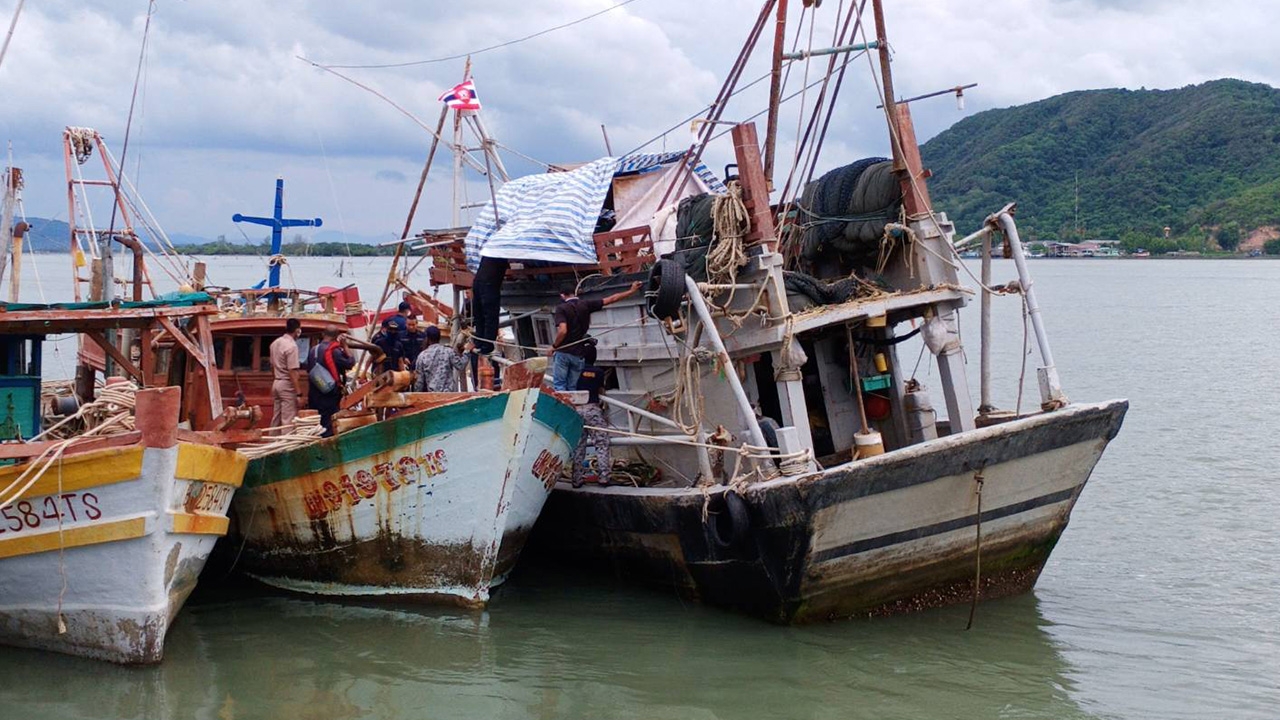 รล.ประจวบคีรีขันธ์ สกัดจับเรือประมงเวียดนาม แอบจับสัตว์น้ำในอ่าวไทย