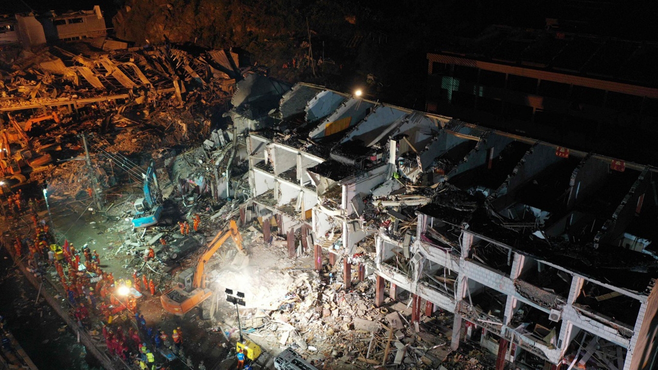 ระทึก รถบรรทุกน้ำมันระเบิดในเจ้อเจียง ดับพุ่ง 18 ศพ เจ็บอีกเพียบ