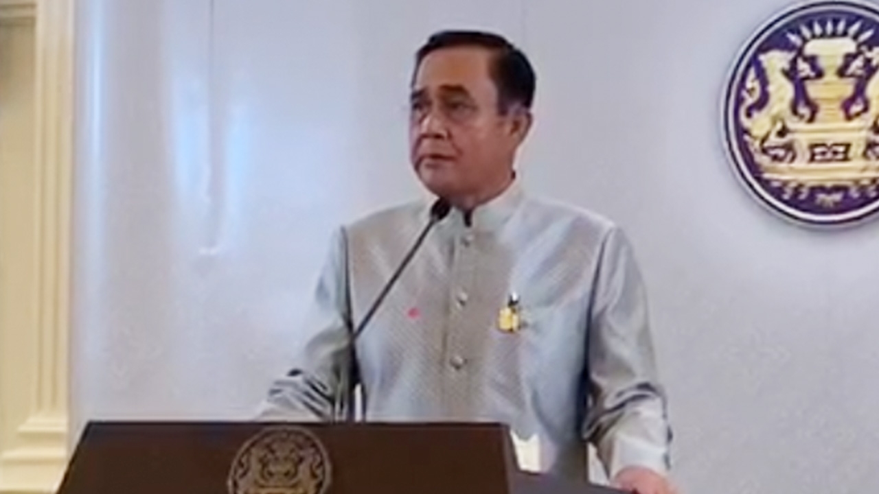 นายกฯ ไม่ห้าม หาก "บิ๊กป้อม" นั่งหัวหน้า พปชร. ปัด ไร้ปัญหากับ 3 รมต.