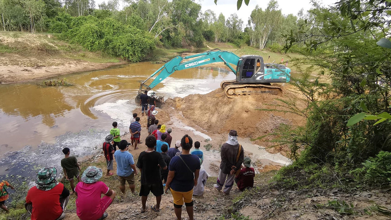 พระฝันเห็นตะเคียนจมใต้น้ำ แต่ขุดขึ้นไม่ได้ คอหวยส่องเลขเด็ดเห็น 3 ตัว