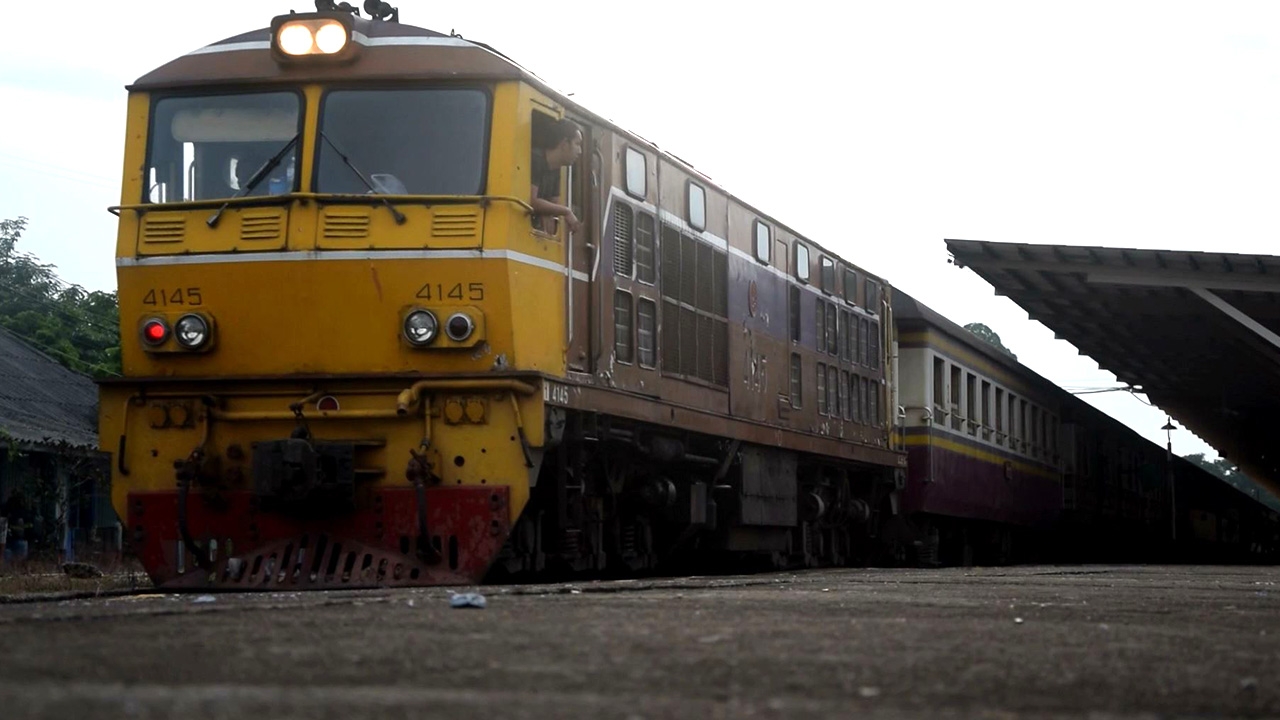 รถไฟสายใต้เปิดเดินรถวันแรก ในแบบนิวนอร์มอล บรรยากาศที่นราฯ ไม่คึกคัก