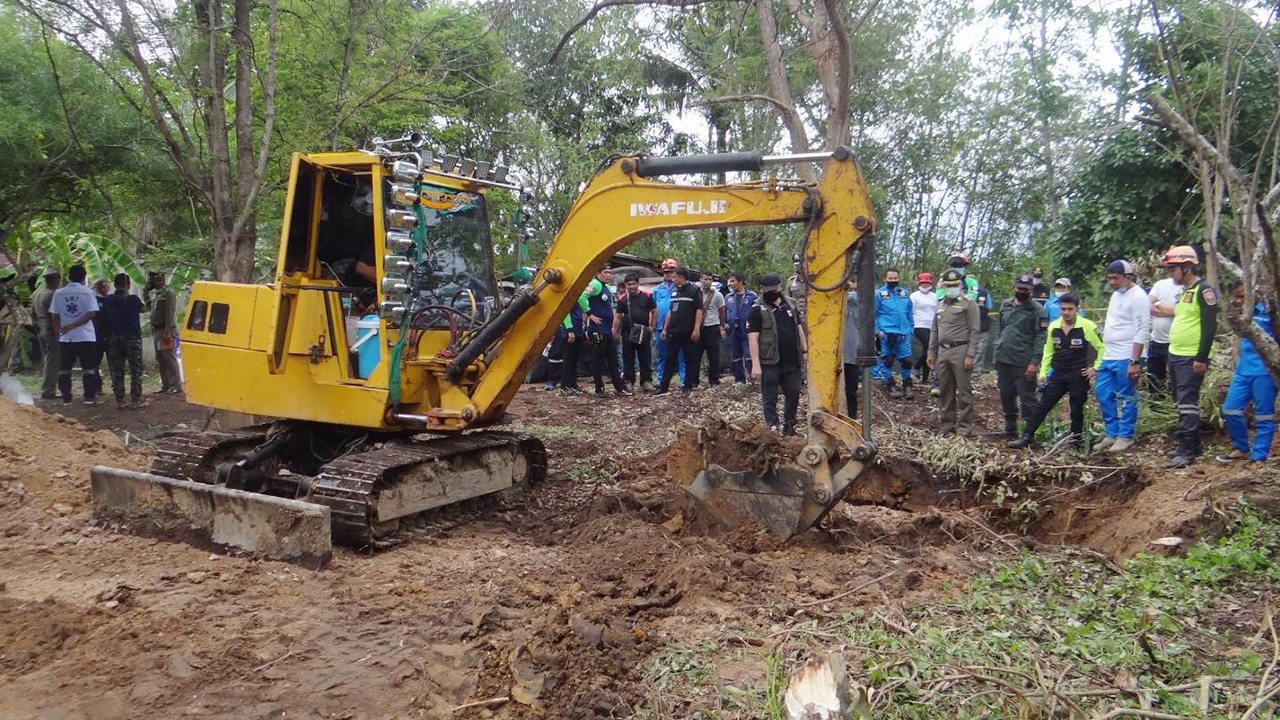 ลูกชายแจ้ง ตร.แม่หายไปหลายวัน สุดท้ายพบเป็นศพในบ่อบาดาล โดยพ่อลงมือฆ่า