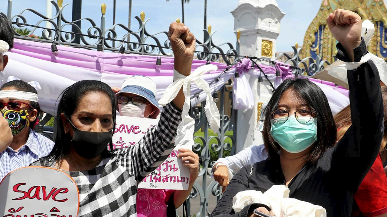 กดดันรัฐบาล