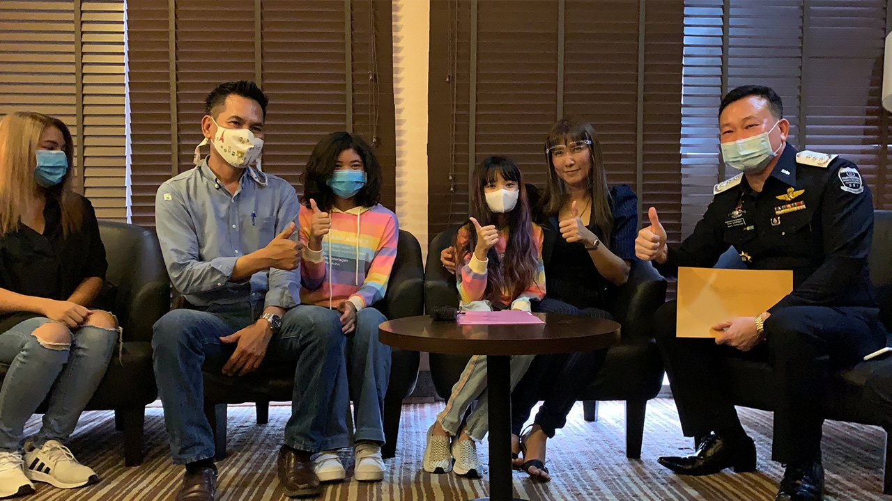 ศิลปินเด็กแฝด เข้าร้องดีเอสไอ โดนเกรียนคีย์บอร์ด คอมเมนต์ป่วนในเอ็มวี