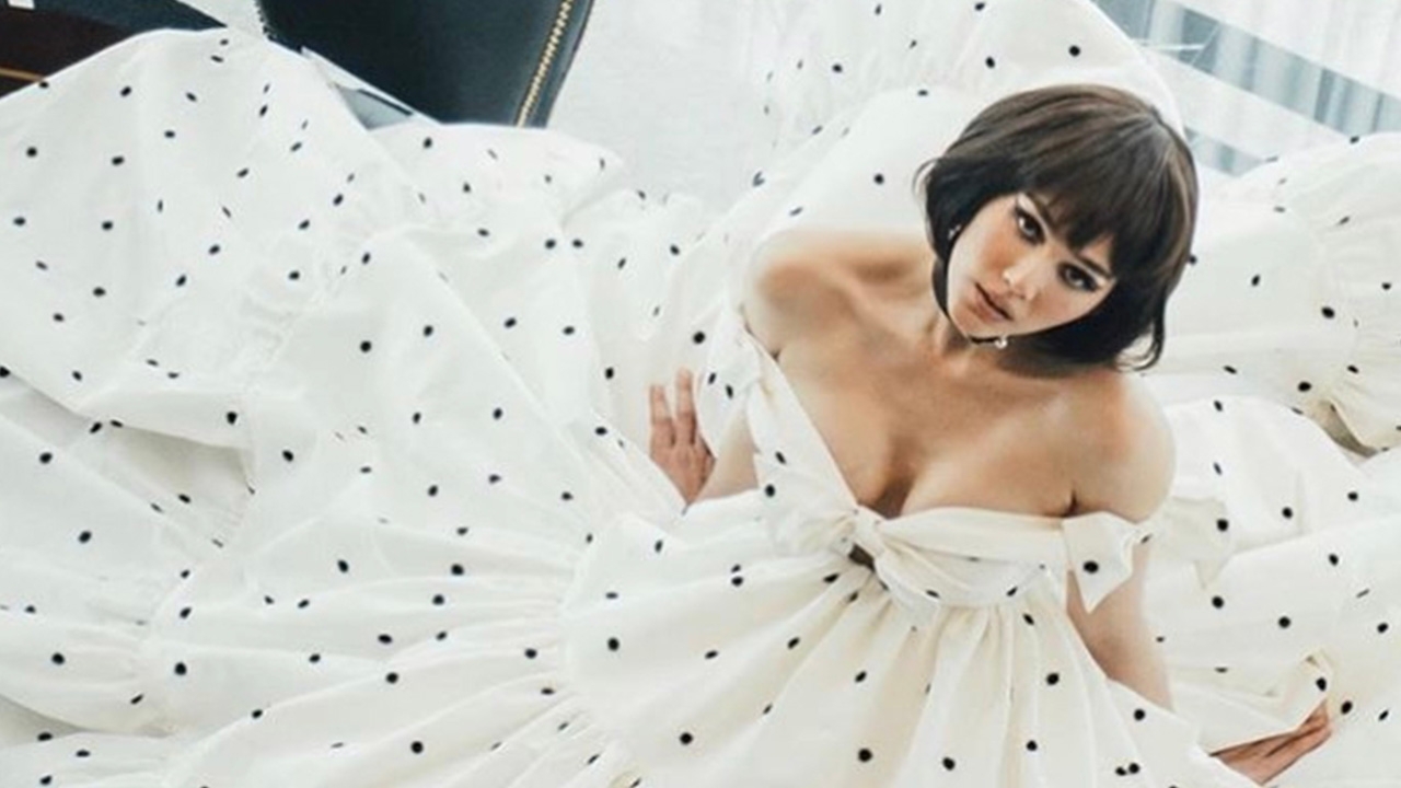 ส่องชุดวันเกิด ชมพู่ อารยา อายุครบ 39 ปี ในลุคผมสั้นกระโปรงฟูฟ่อง