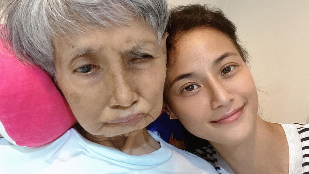 น้ำฝน กุลณัฐ อวดภาพสุดอบอุ่น รอนาน 4 เดือน กว่าจะได้อยู่ใกล้แม่ที่กำลังป่วย