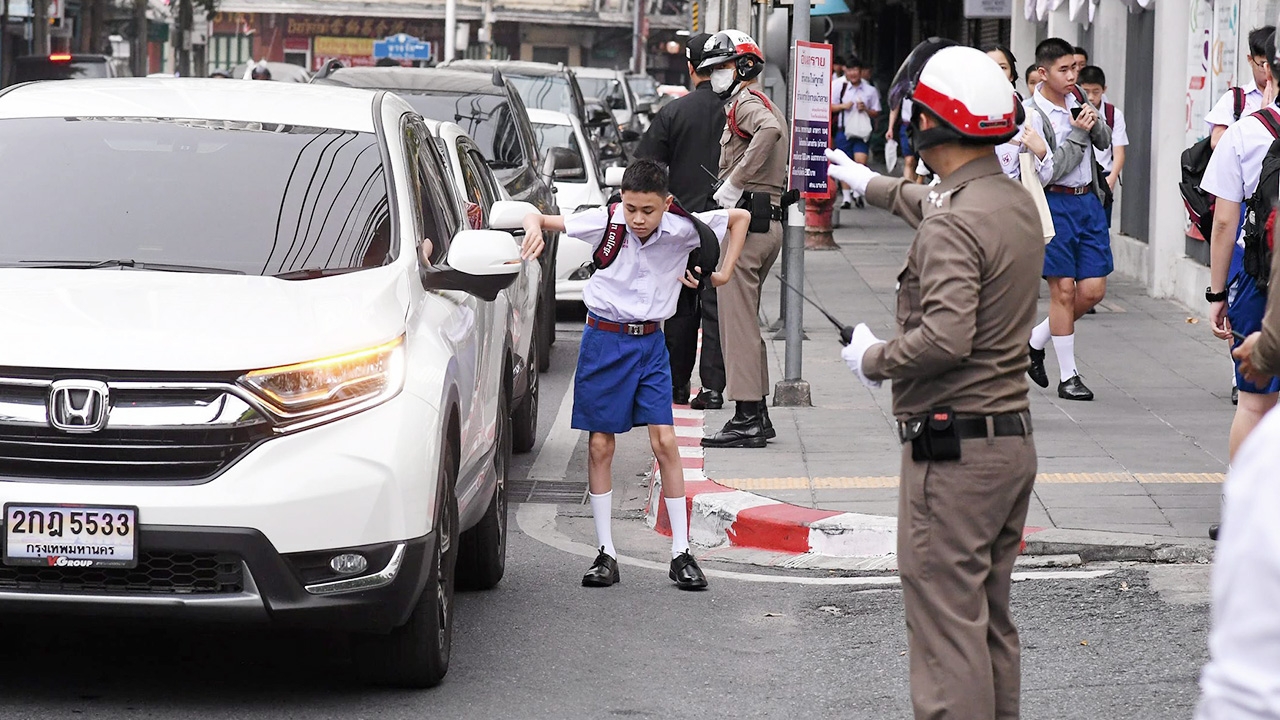 ผบช.น.เตรียมรับมือจราจรเปิดเทอม แก้ติดหน้าโรงเรียน เน้น สาทร-สามเสน 