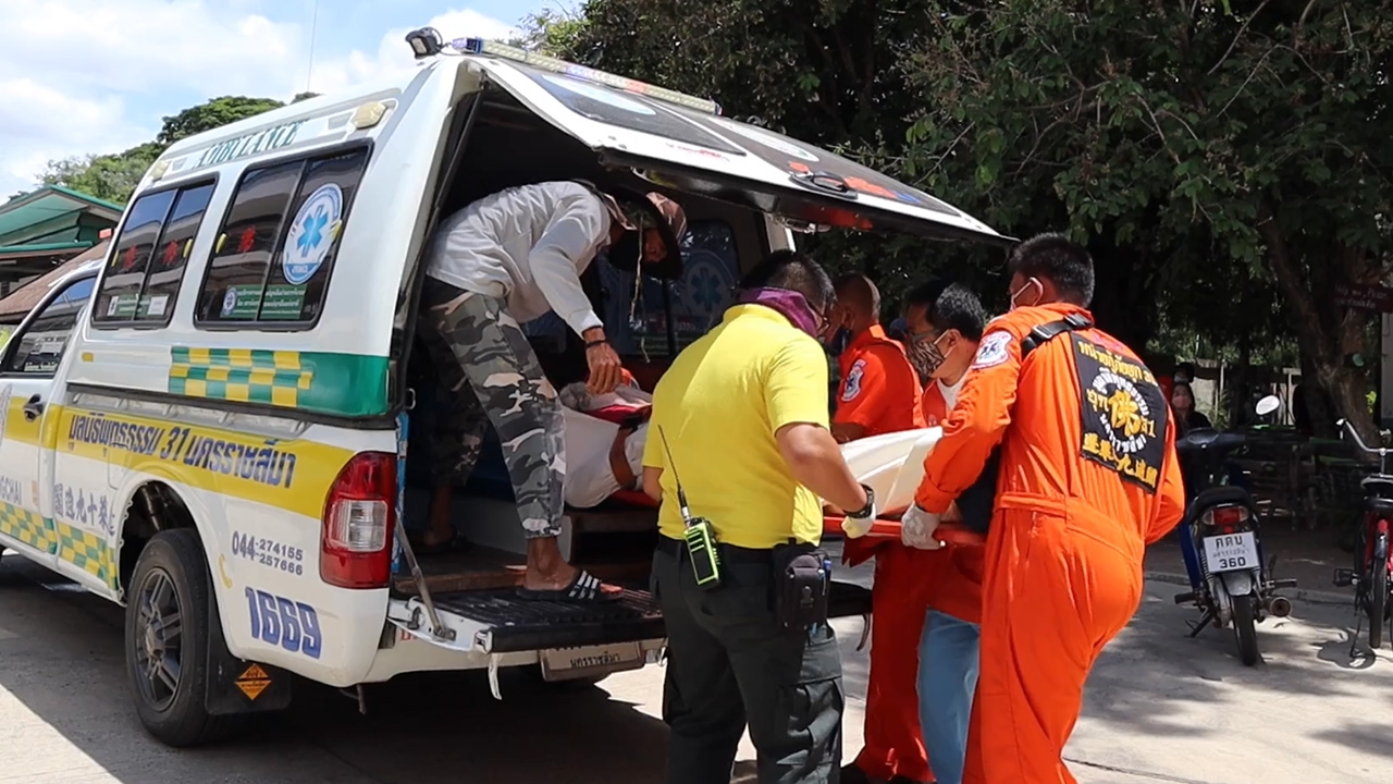 ลุงนักการภารโรง นั่งหมดสติดับคาโรงเรียนที่โคราช คาดเหตุจากโรคกำเริบ