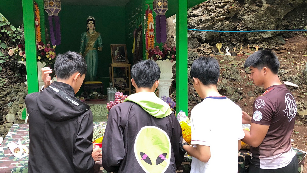 ทำพิธีไหว้เจ้าแม่นางนอน ขออนุญาตเปิดถ้ำหลวง รับนักท่องเที่ยว 1 ก.ค. 63