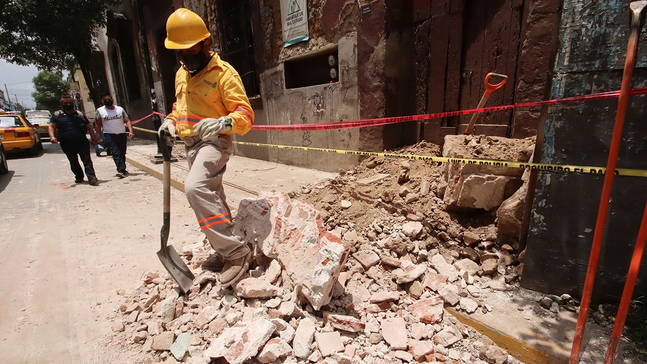 แผ่นดินไหว 7.4 เขย่าเม็กซิโก ตึกถล่มดับ 2 สึนามิขนาดเล็กซัดเข้าฝั่ง