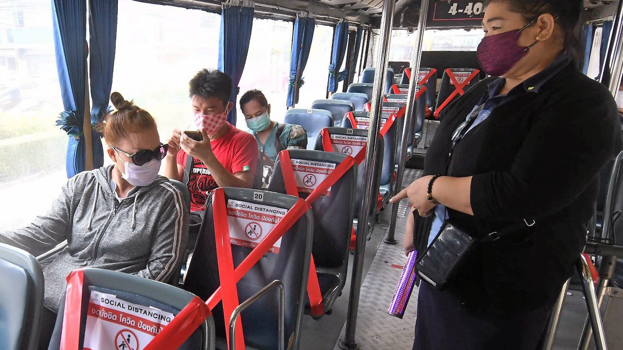 ขสมก.คลายล็อกรับเปิดเทอม มาด้วยกันยอมให้นั่งติดกันได้ รับผ่อนปรนระยะ 5