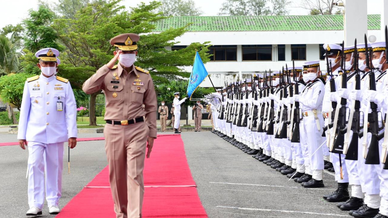 ผบ.ทร. เยี่ยมอำลา ทร.ภ.2 ชื่นชมจัดระเบียบอ่าวบ้านดอน ไม่หวั่นอิทธิพล