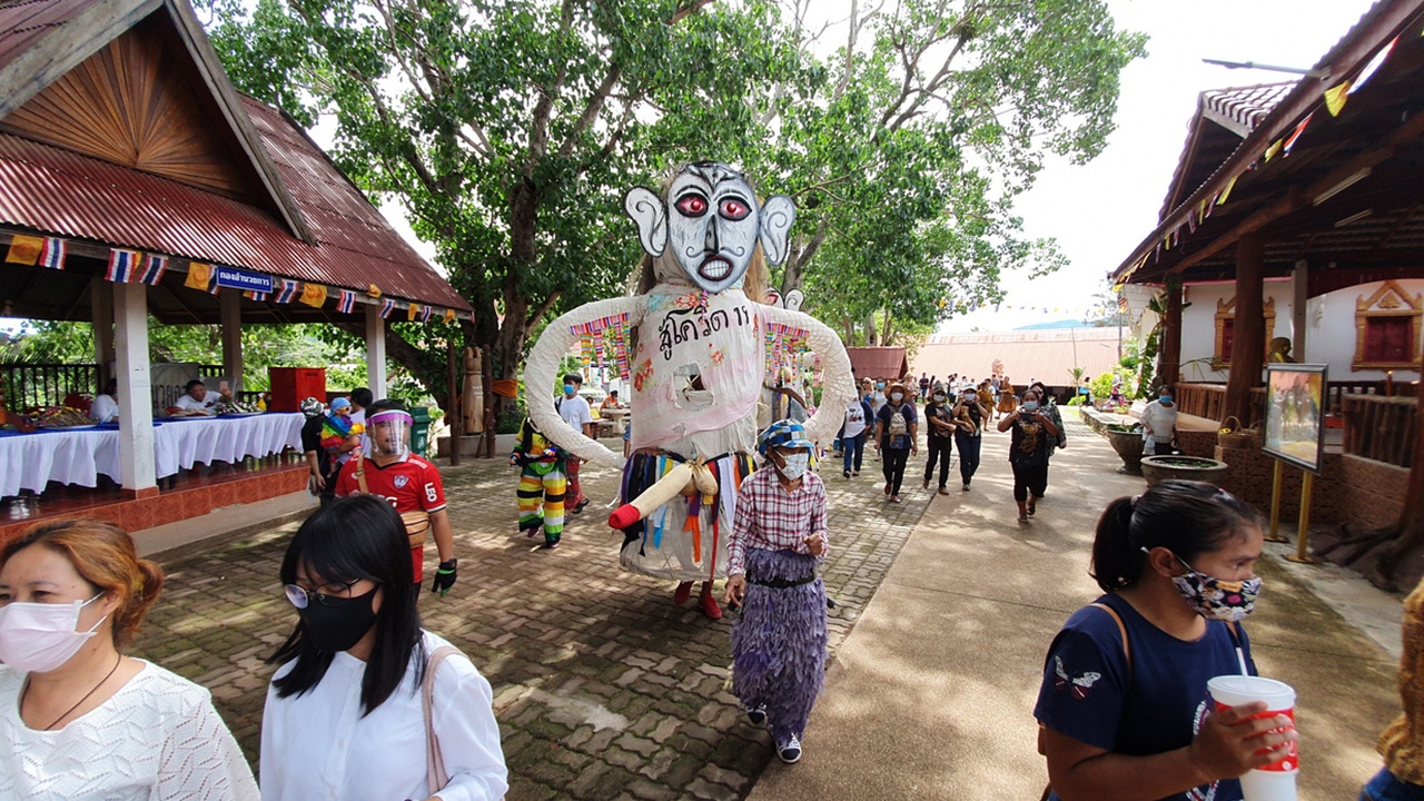งานประเพณีบุญหลวง ด่านซ้ายเข้าวันที่ 2 งดขบวนแห่ผีตาโขนเหลือพิธีสำคัญ