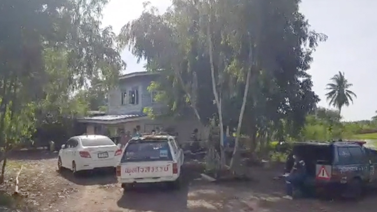 หนุ่มอยุธยาง้อแฟนไม่สำเร็จ ร้องเพลง "ทางผ่าน" ก่อนไปผูกคอดับใต้ต้นพิกุล