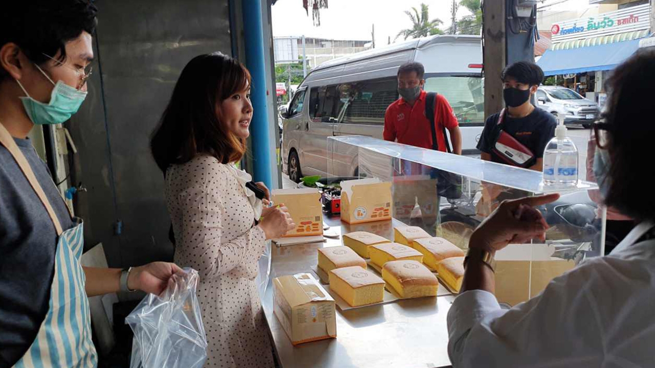 มาถูกทาง สาวออฟฟิศ หันทำ "เค้กไข่ไทยแลนด์" ขาย ยอดกระฉูดวันละ 3 หมื่น