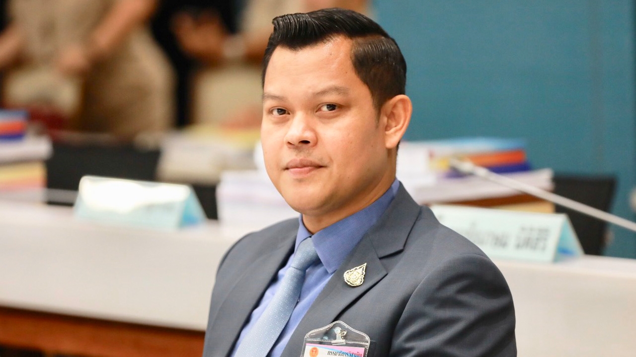 "ธนกร" โต้ "หญิงหน่อย" อย่ามโน เงินกู้ 4 แสนล้าน ใช้สะเปะสะปะ 