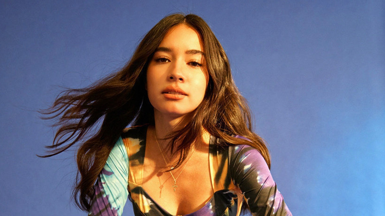 “วาเลนติน่า พลอย” โกอินเตอร์ เพลงแรงเข้า Playlist ฮิตระดับโลก