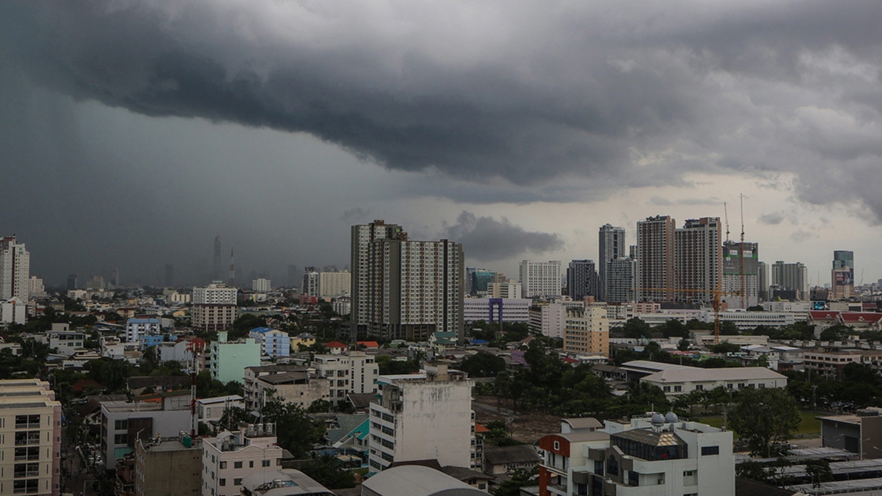 สภาพอากาศวันนี้ ทั่วไทยมีฝน ตกชุกทุกภาค 50 จว.เสี่ยงหนัก ระวังน้ำท่วม