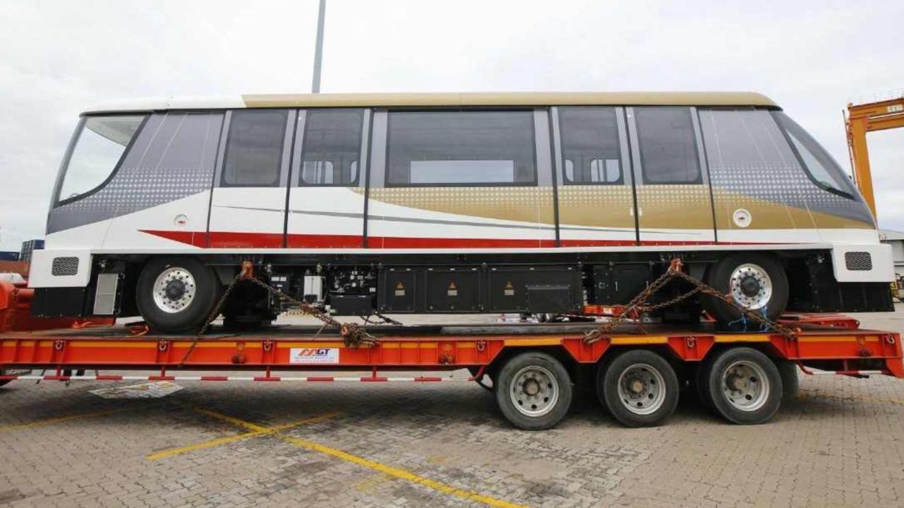 รถไฟฟ้าสายสีทอง จากจีน ถึงไทยขบวนแรก "เล็กกะทัดรัด ล้อยาง ไร้คนขับ" 
