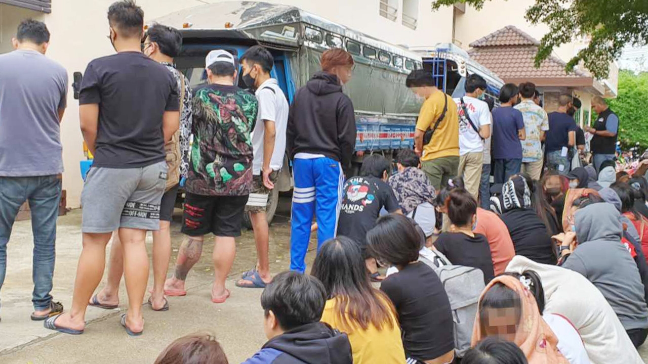 ทลายบ่อนออนไลน์ที่แม่สอด รวบพนักงาน 185 คน เจ้าของรอด