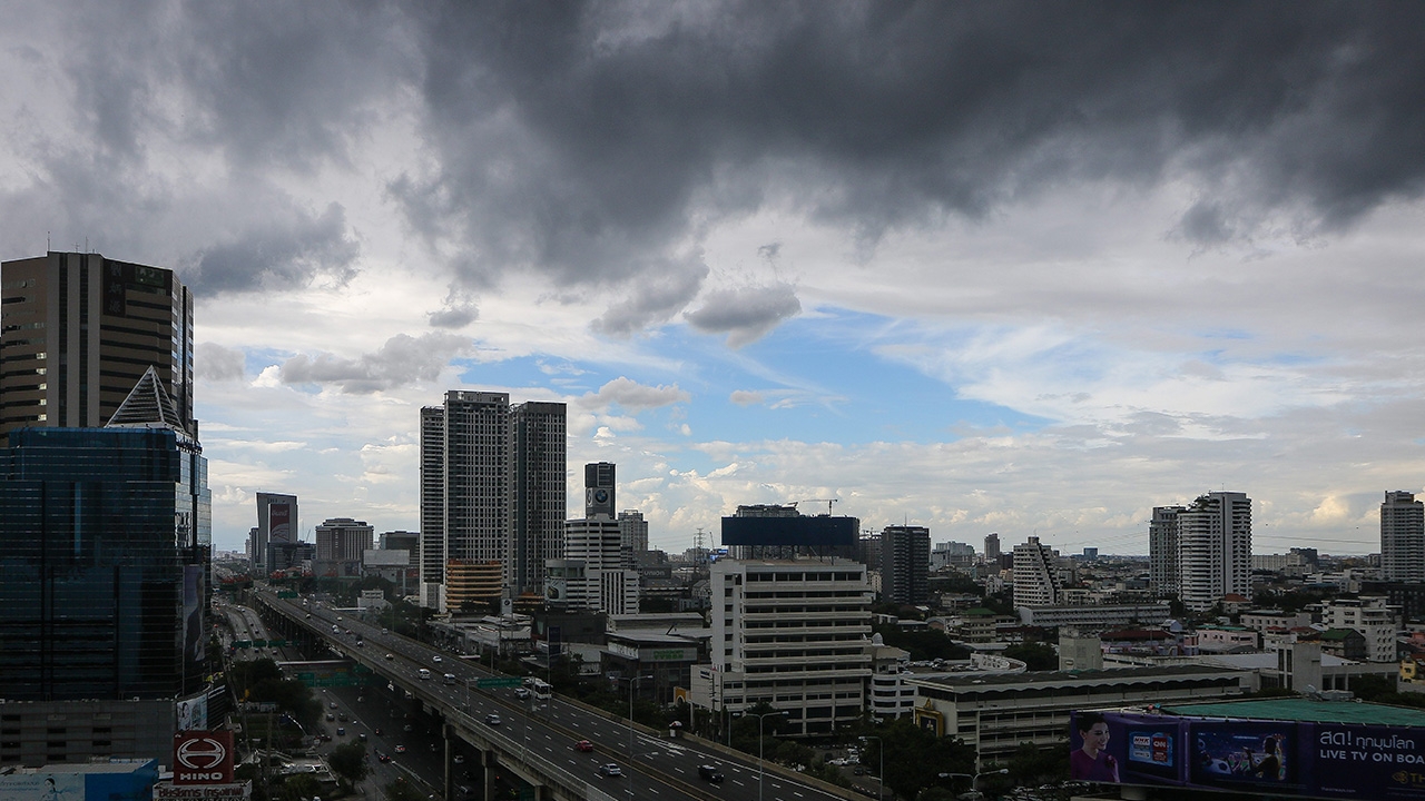 สภาพอากาศวันนี้ มรสุมอ่อนกำลัง ไทยฝนลด แต่ตะวันออก-ใต้ยังตกหนัก