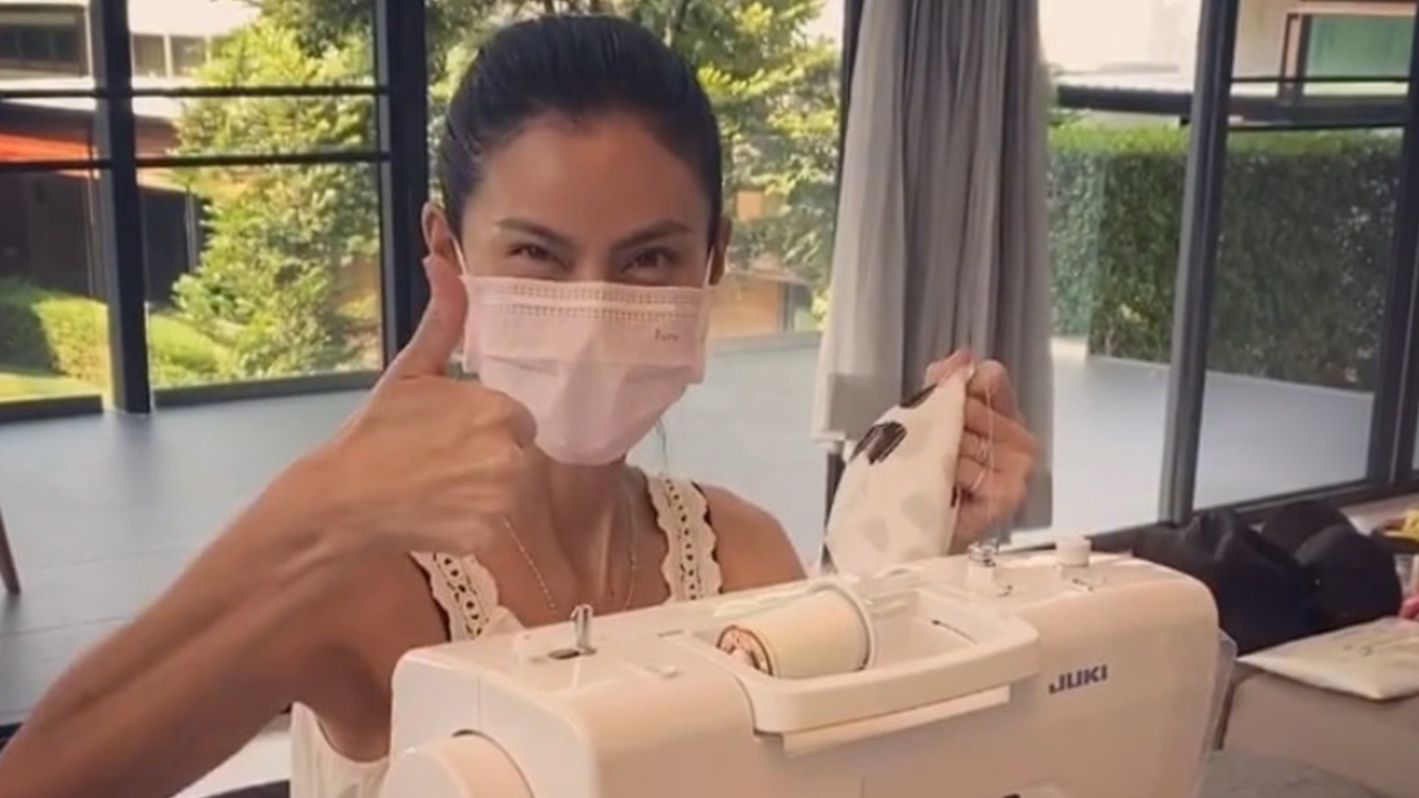 ปิ่น เก็จมณี ขอช่วยอีกแรง ถอยจักรใหม่ เตรียมเย็บหน้ากากผ้าแจก