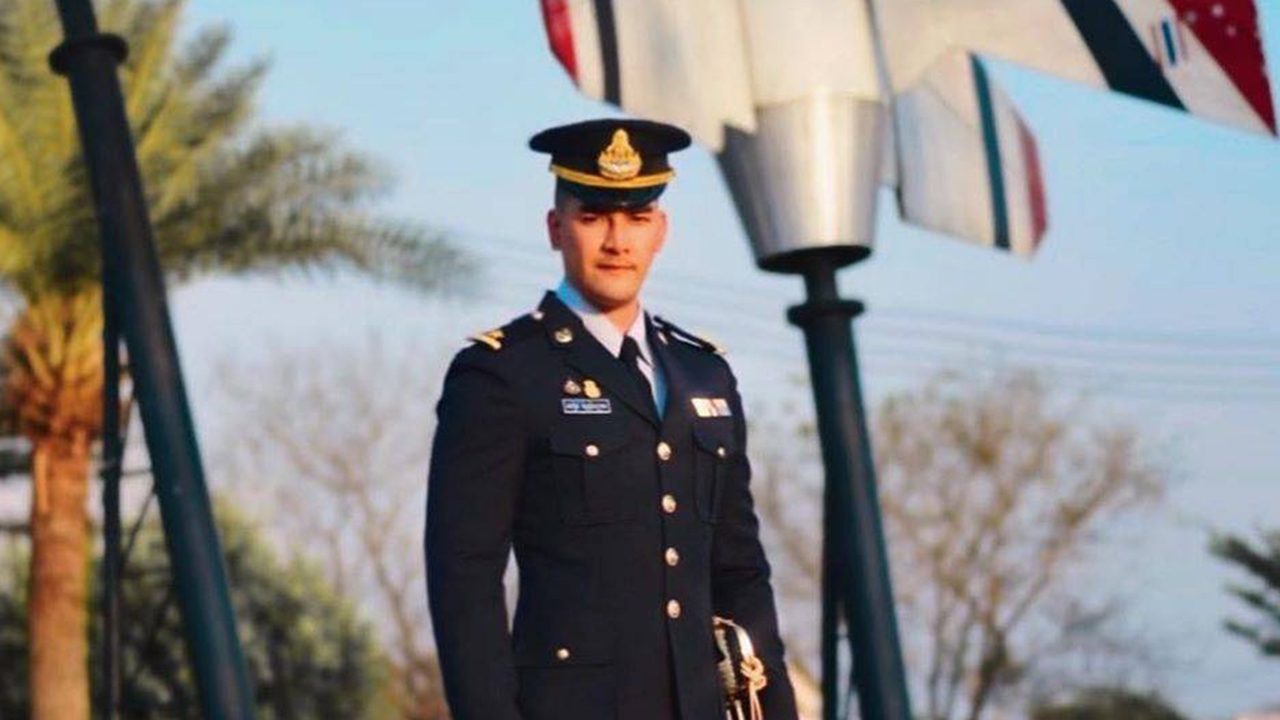 สิงโต สหรัฐต์ ประดับยศทหารอากาศ ร.ต. ขอบคุณแม่ที่เคียงข้างมาตลอด